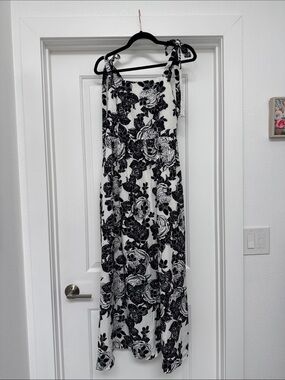 Black & White Floral Tie-Shoulder Maxi Dress